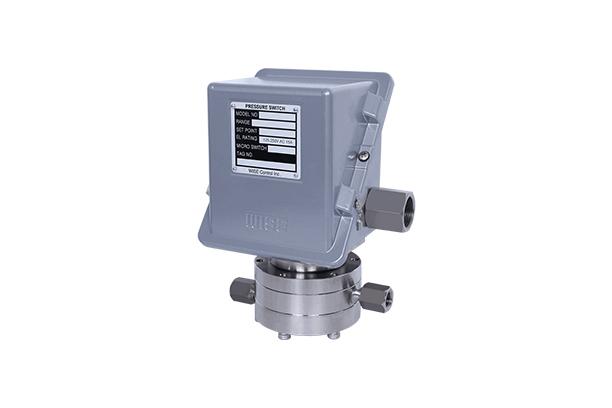 Weatherproof type differential pressure switch