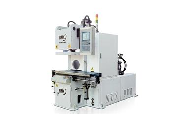 입형식 사출성형기