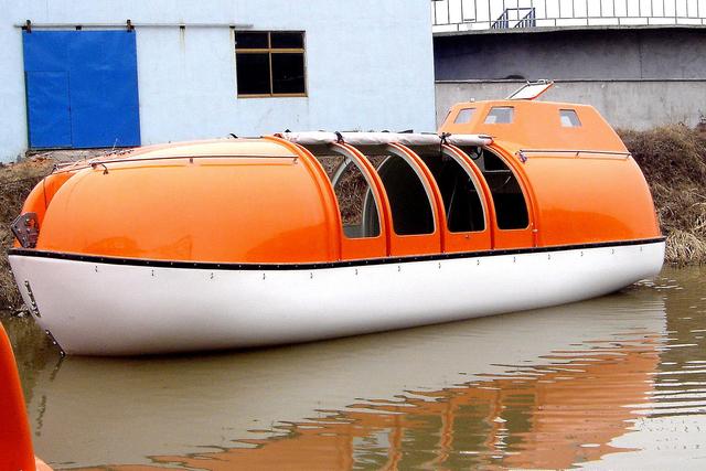 Partially Enclosed Lifeboats