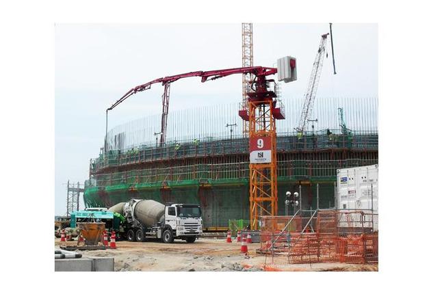 Placing boom system