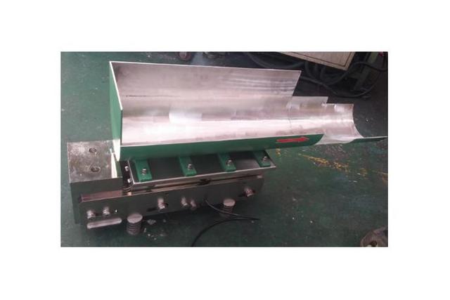 파이 200 Pipe Linear Feeder - 13