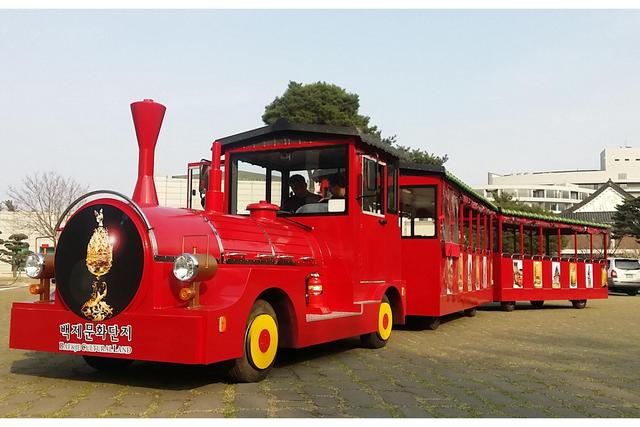 48인승 전동 무궤도 열차 (2017년 4월)