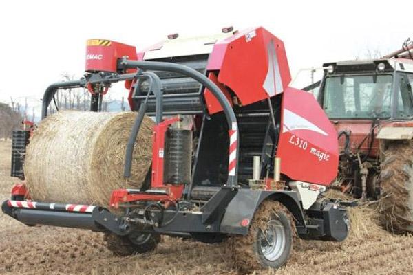 Round Baler-Wrapper Combination