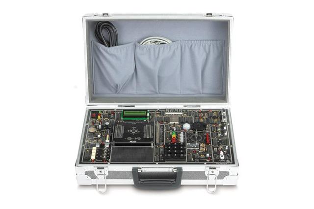 Embedded ARM7 Trainer