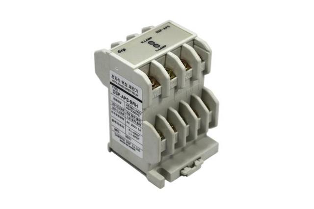 Reverse phase protection relay
