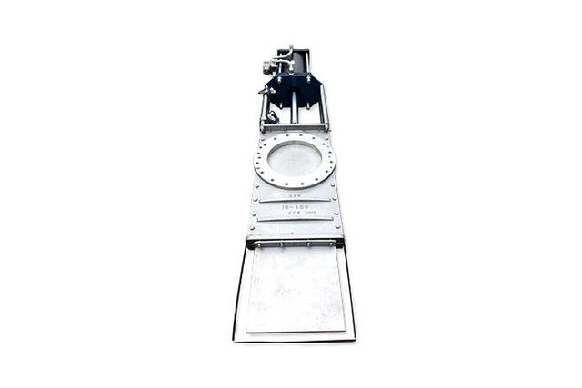 Resilient liner or O-ring Bi-directional Valve