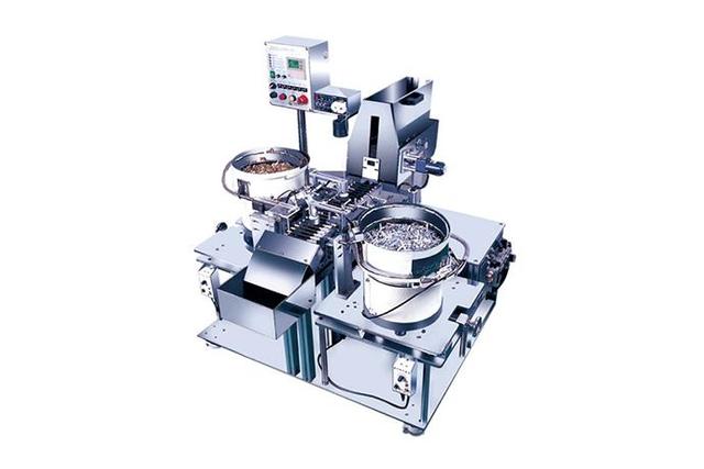 Automatically capping Machine